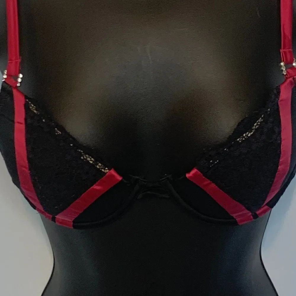 Pleasure State for Victoria's Secret Black and Pink Lace Bra